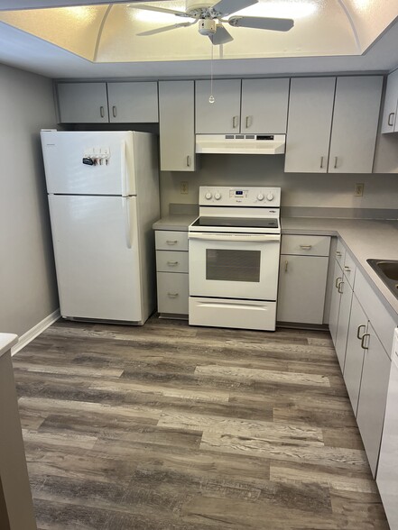 Building Photo - 6796 Basswood Cir