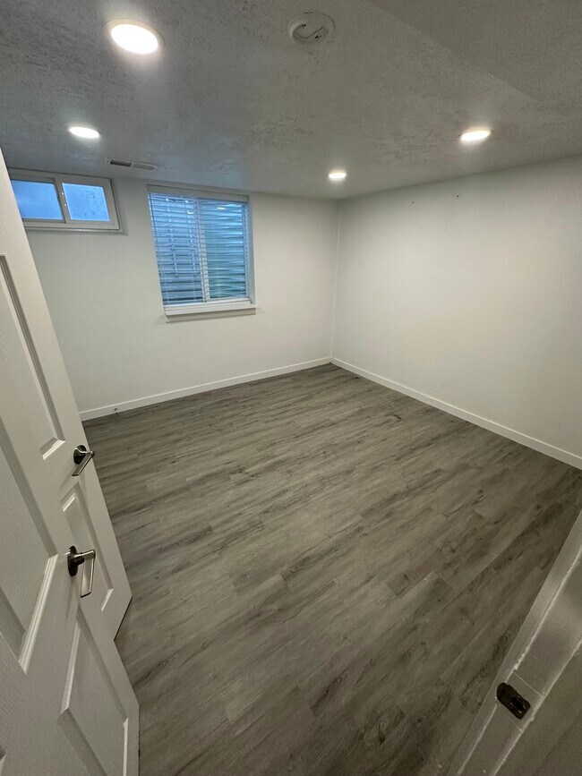 Building Photo - BEREA PROPERTY ( PRIVATE)