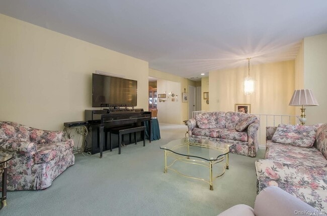 Building Photo - 450 Lenox Rd