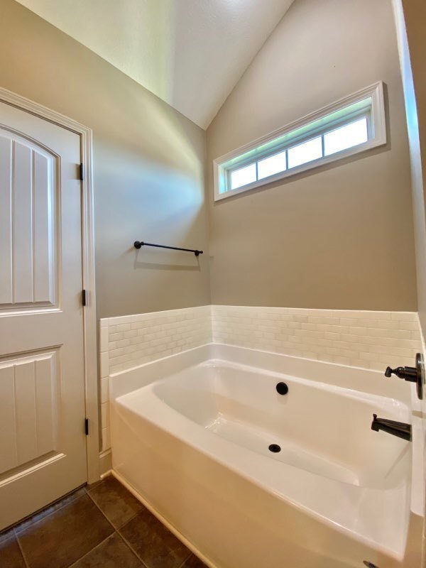 Building Photo - 582 Kicker Ct