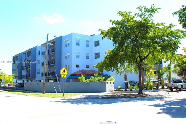 Building Photo - 13685 NE 10th Ave