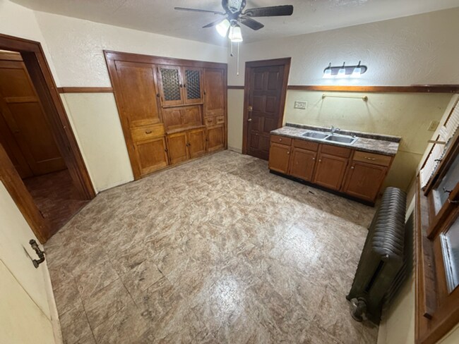 Building Photo - 2628-2630 N 48th St,