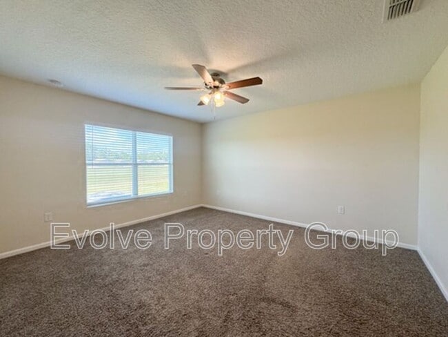 Building Photo - 119 Fairway Ct