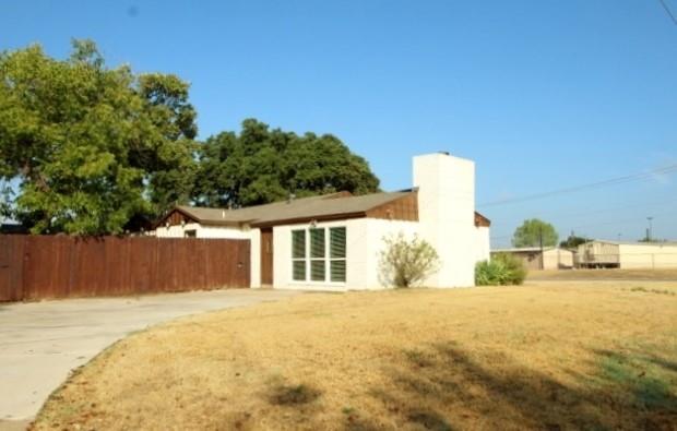 Building Photo - 3601 South Dr