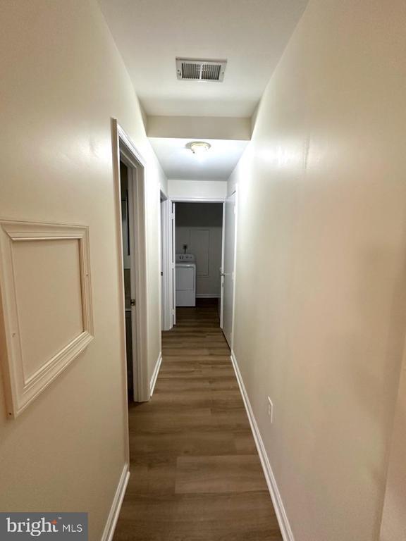 Building Photo - 898 Bayridge Dr