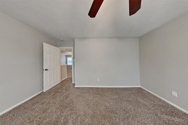 Building Photo - 22523 Willhanna Dr