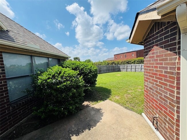 Building Photo - 1217 Buckeye Dr