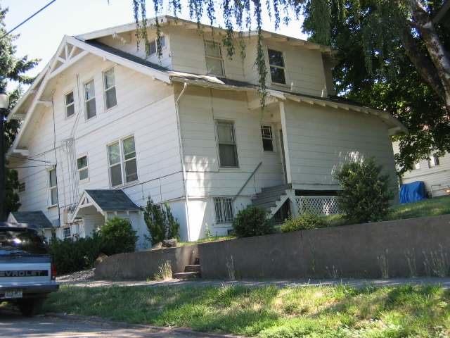 NE A Steet side of buildling - 862 NE A St