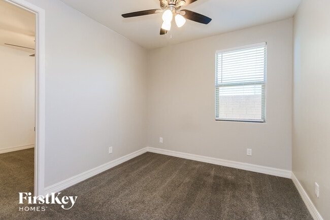 Building Photo - 200 E Toscana Dr