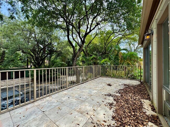 Building Photo - 1313 SW 8th Ct