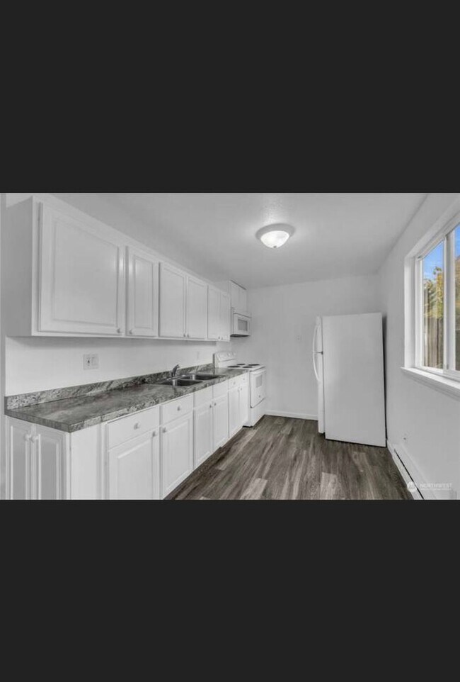 Building Photo - 2701 S 257th Pl