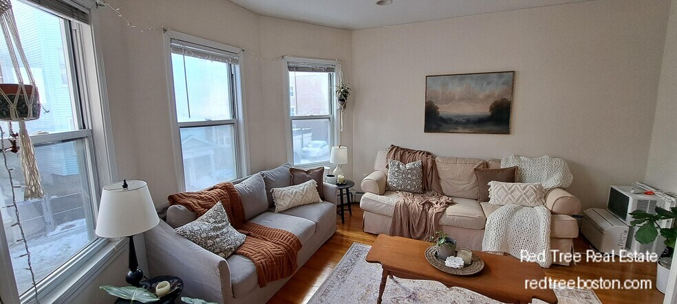 Unit 2 - 143 Hillside St