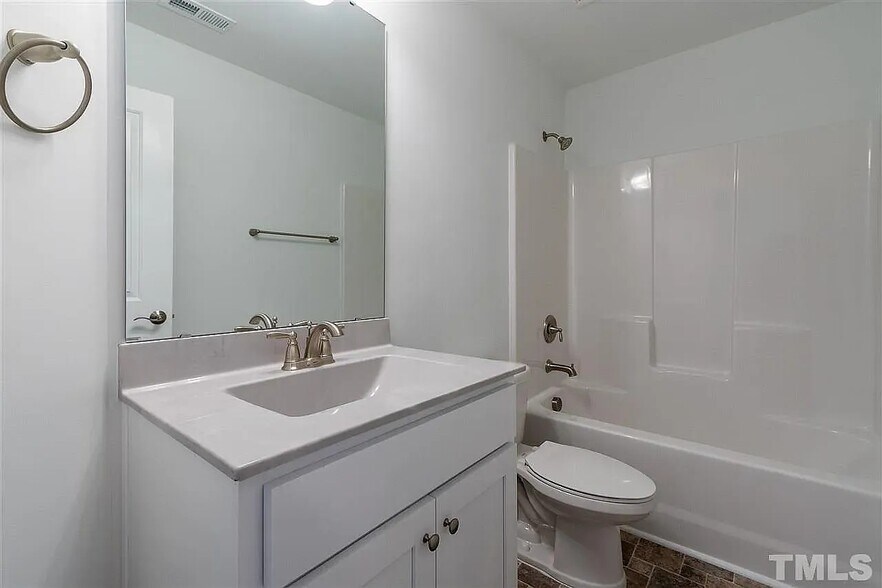Building Photo - 2526 Sumter Dr
