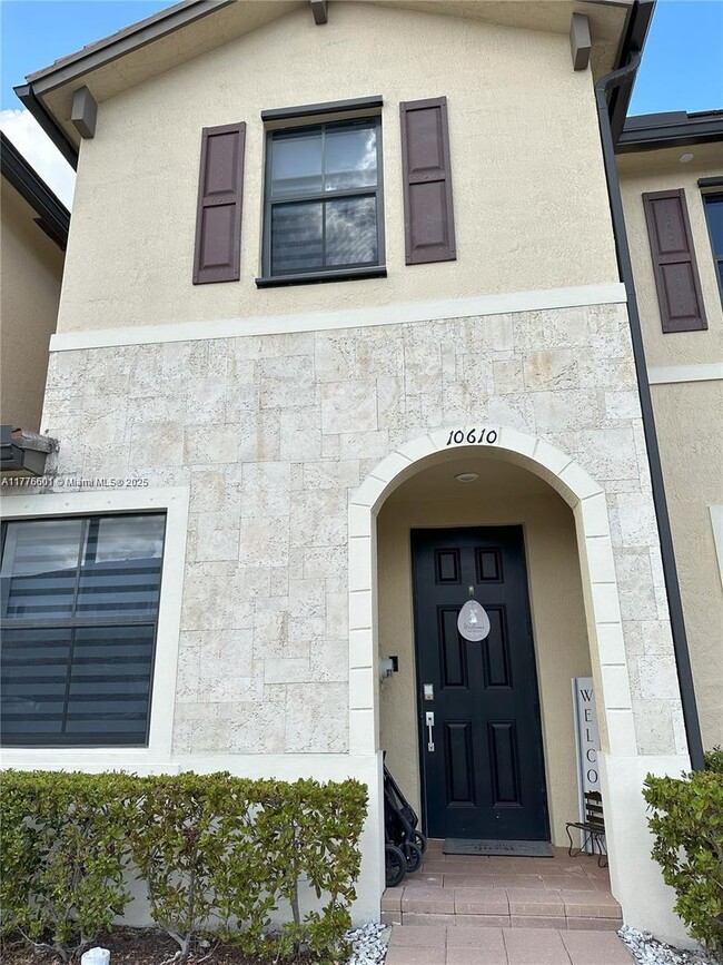 Primary Photo - 10610 West 33rd Ct