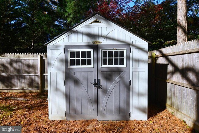 Building Photo - 1 Orchard Ln