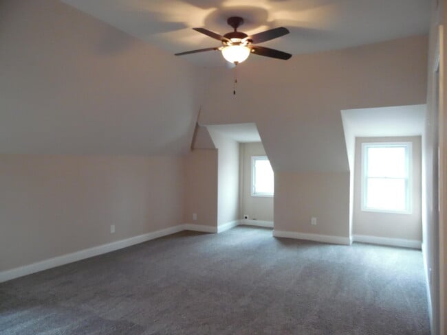 Building Photo - 706 W Maxwell St