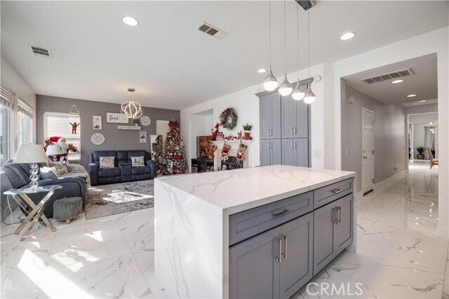 Building Photo - 25090 Acorn Ct