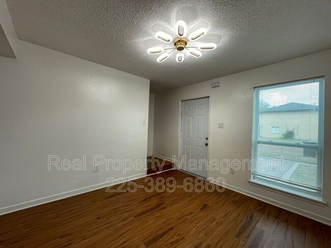 Building Photo - 1511 Cristy Dr