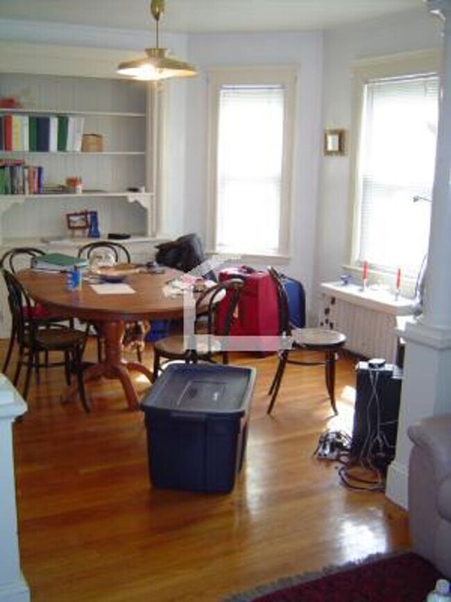 Building Photo - Wallingford 3 Bed