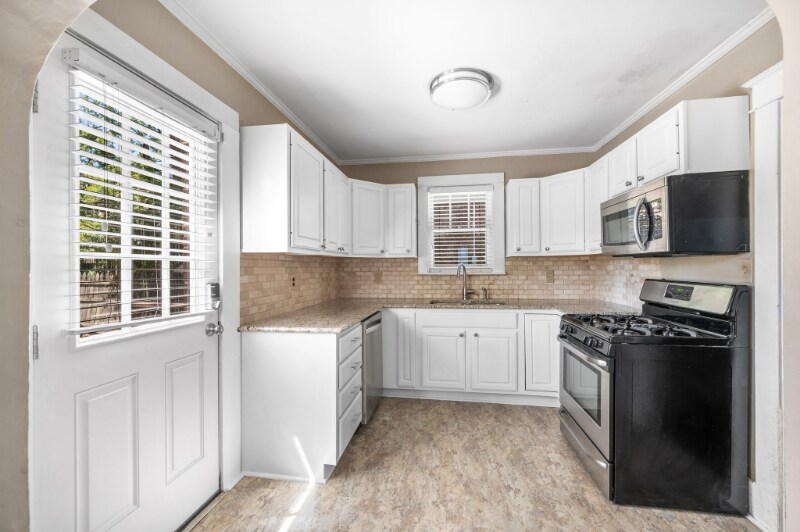 Building Photo - 2811 Belcourt Ave