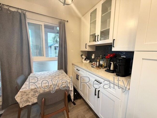 Building Photo - 17 Kopi Ln