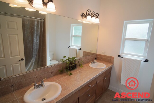 Building Photo - Beautiful Home Near Liberty High School!