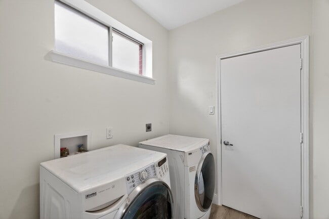 Building Photo - 918 Ivycroft Ln