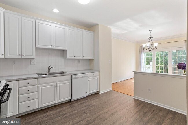 Building Photo - 54 Nestlewood Way