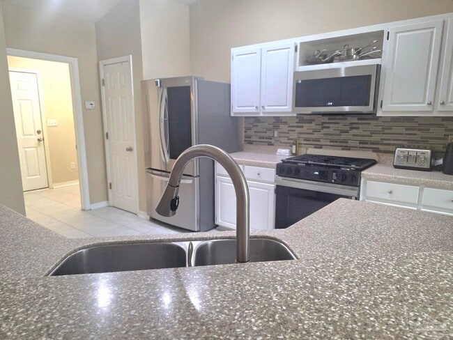 Building Photo - 5079 Cassia Dr