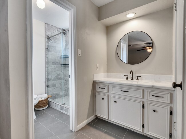 Building Photo - 1134 Western Springs Dr