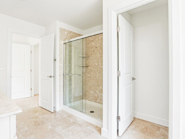 Building Photo - **Beautiful 4-Bedroom Home with A/C, Covered Outdoor Living & Designer Finishes in Bothell** Avai...