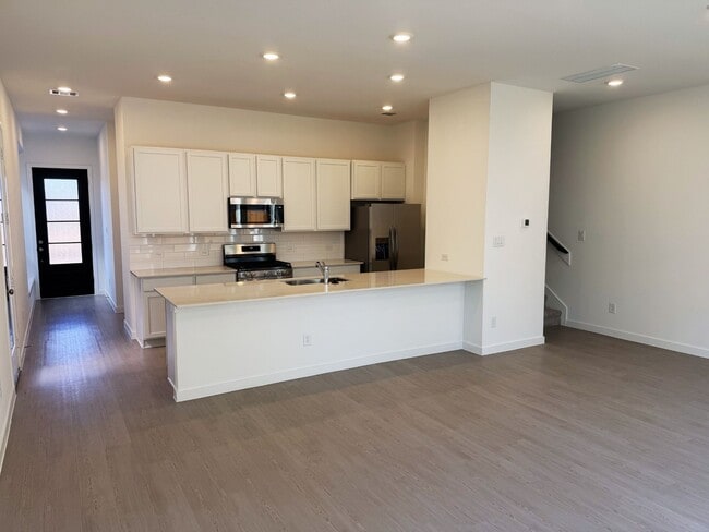 Building Photo - 2218 Via Vicky Rd