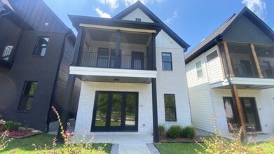 Building Photo - 321 Sophia Rain Dr