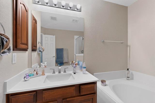 Building Photo - 7112 Eagle Vail Dr