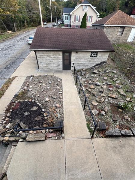 Building Photo - 2662 Beaver Rd