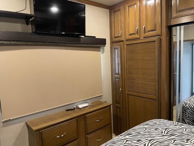 Building Photo - 6099 Overseas Hwy