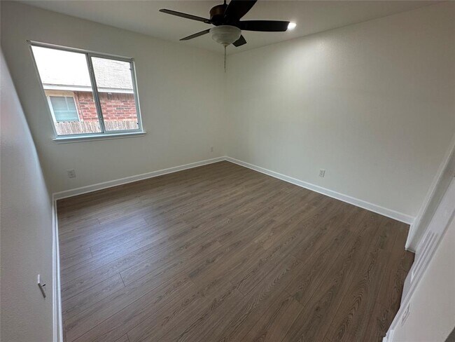 Building Photo - 3309 Blue Ridge Dr