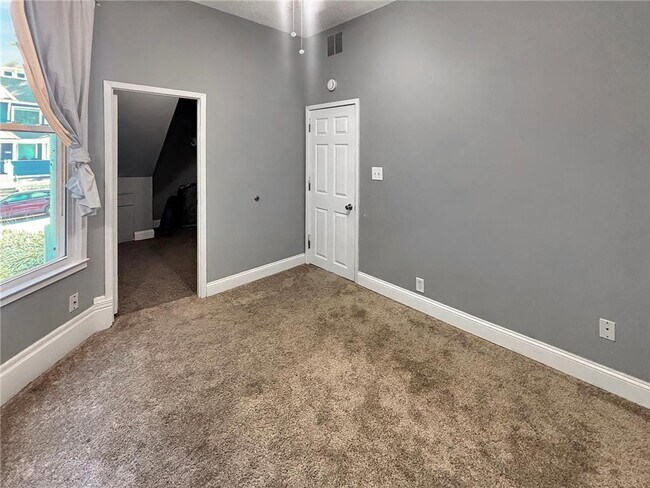 Building Photo - 417 Mt Ida St