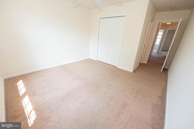 Building Photo - 420 Parkview Ct