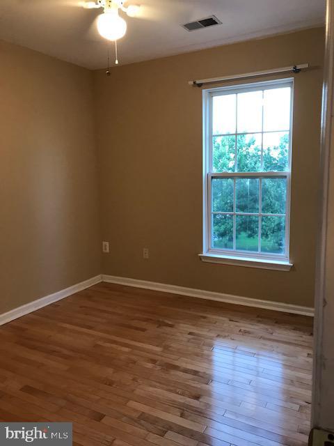 Building Photo - 10701 Enfield Dr