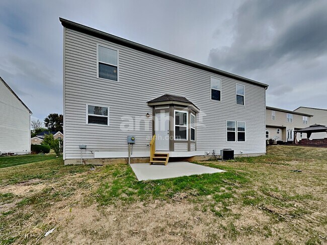 Building Photo - 90 Knights Bridge Dr N