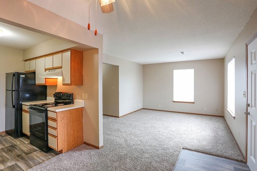 Primary Photo - South Park Apartments