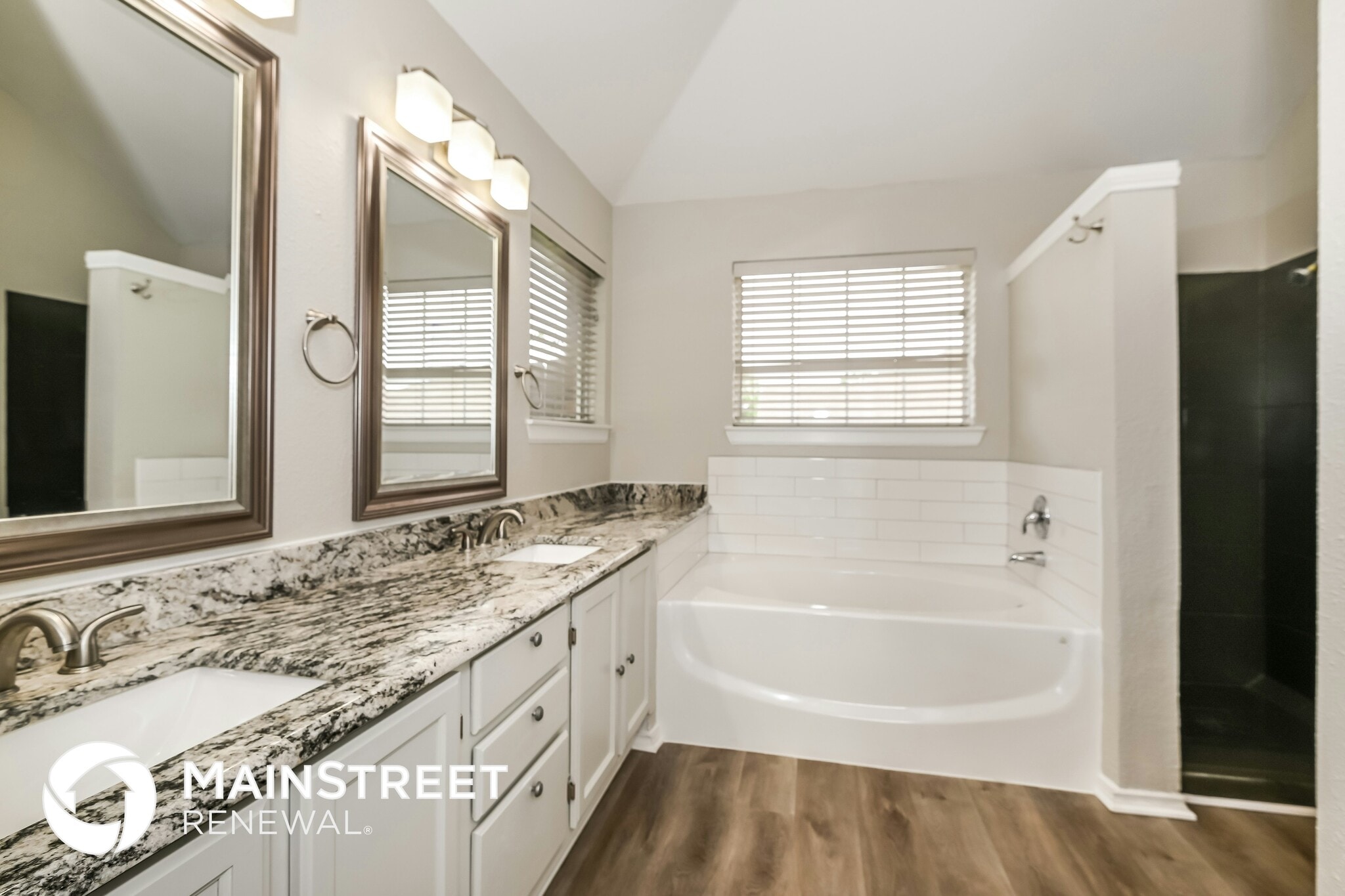 Building Photo - 6355 Knoll Ridge Dr