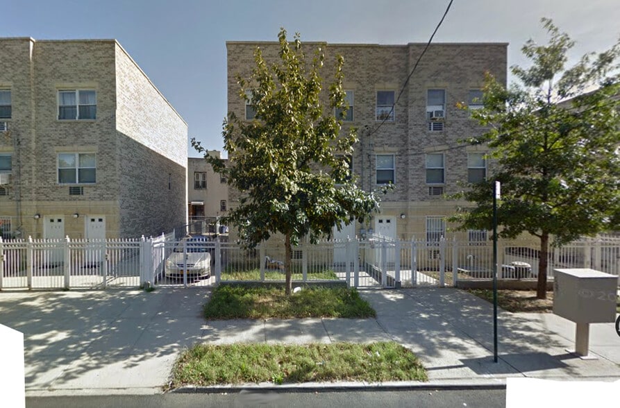 Front of house - 751 Essex St