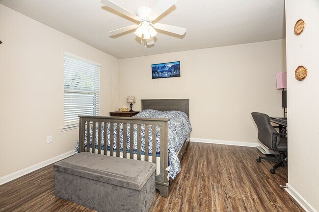 Building Photo - 9125 Bellewood Dr