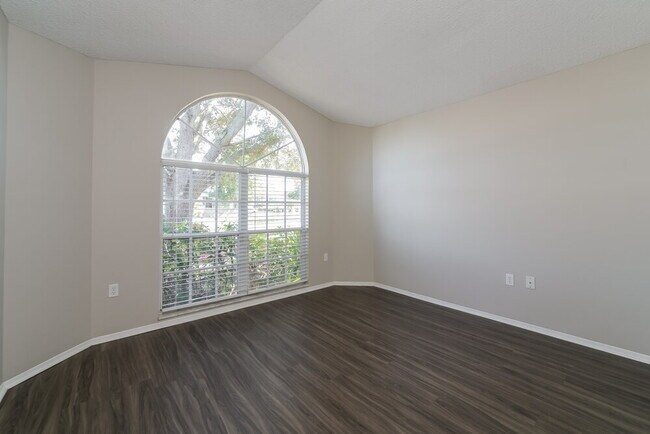 Building Photo - 224 Kingshill Ct SE