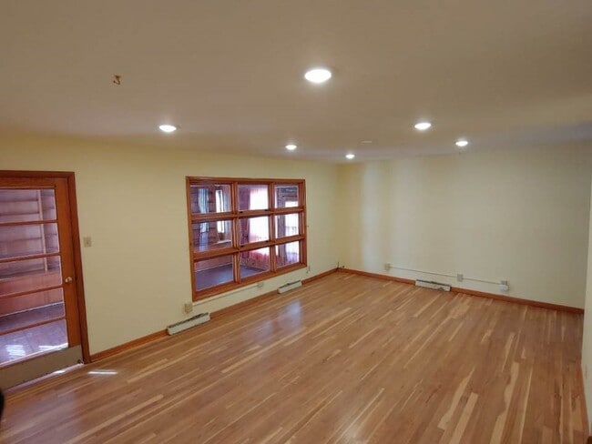 Building Photo - 5319 SW 15th St