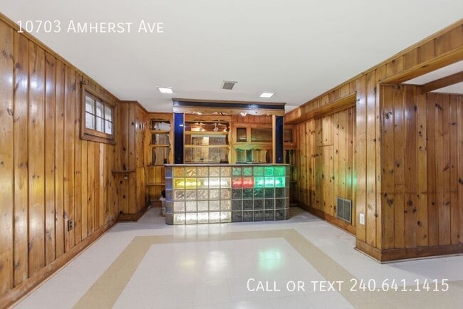 Building Photo - 10703 Amherst Ave