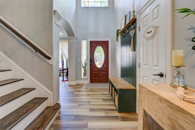 Building Photo - 6206 Clear Canyon Dr