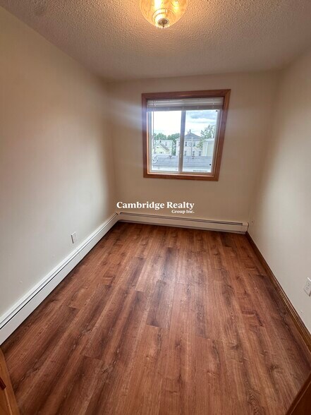 Building Photo - 255 Elm St